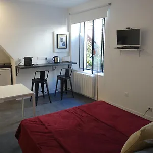 Cite Pilleux - Cozy In A Private Lane Apartamento